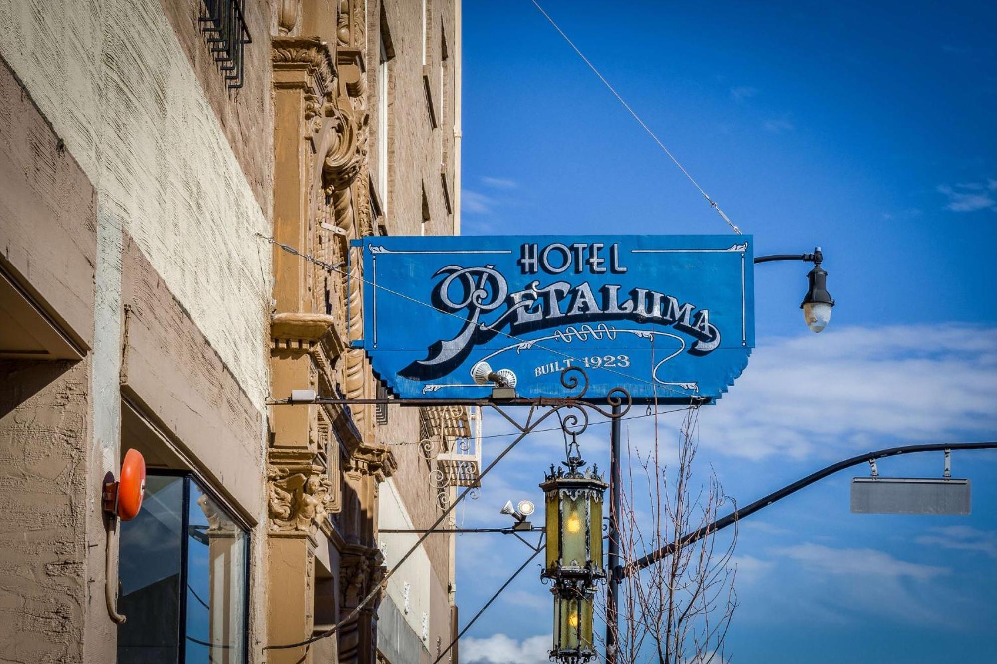 Hotel Petaluma, Tapestry Collection By Hilton Bagian luar foto
